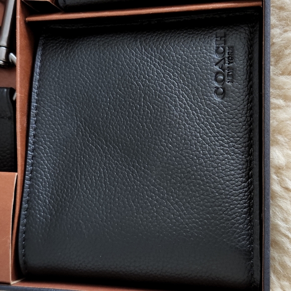NWT IOB Coach Men's Wallet and Key Holder Set - Picture 3 of 13